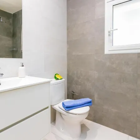 Velazquez-9 By Interhome * Roses